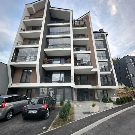 - Vucica Apartman *